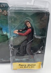 NECA Harry Potter Series 1 Harry Potter Action Figure w/ Wand & Base – BNIP