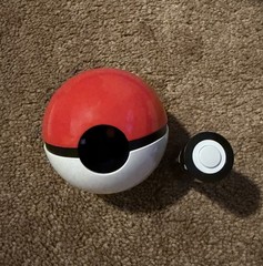 Pokemon Red Pokeball Wand Company Die-Cast Officially Licensed Replica
