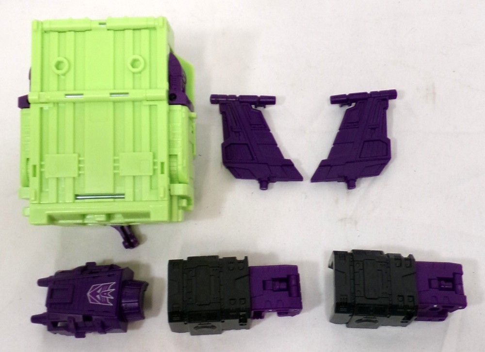 Transformers Studio Series 86 Movie Devastator Combiner Legs Chestplate Fists