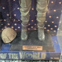 Soldiers of the World WWII Vietnam U.S. Army Figure Set Sealed No. 22205 NIB