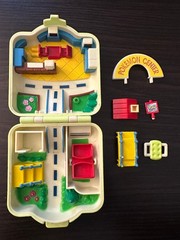 Vintage 1997 Tomy Pokemon Center Polly Pocket Play Set Complete w/ 3 Figures