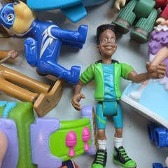 Massive Mixed Lot Of 90+ Toys Action Figures Toy Various Brands And Ages
