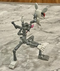 Jazwares Five Nights at Freddy’s FNAF Endo Series Mangle – Complete