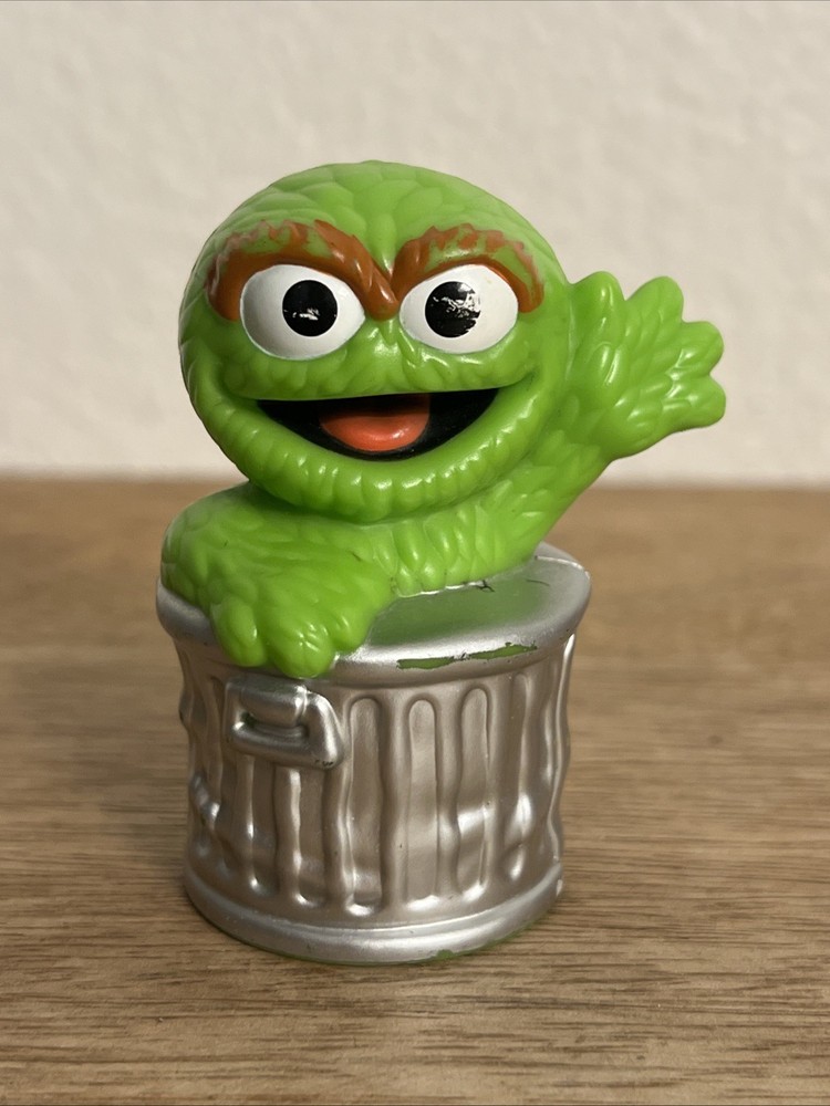 Sesame Street Oscar the Grouch 2.7” Figure Hard Plastic Hollow Plastic Toy