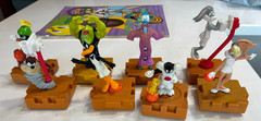 Lot of 8 Space Jam Official Puzzle Figures PLUS Vintage Space Jam Mask Book-1996