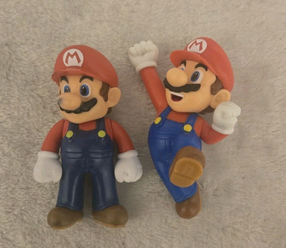 Mario 2.5in Nintendo JAKKS Figurine Set Of 2