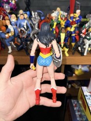 Wonder Woman #10 platinum edition (complete w no box ,card, or stand)