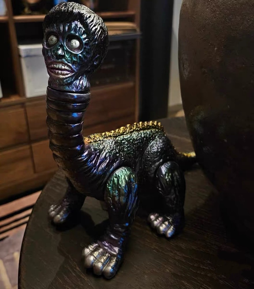 Skull Head Butt Kaiju MRD UNIVERSE Metallic Blue Silver Ver Sofubi Action Figure