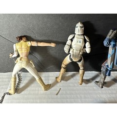 VTG Lot Of 7 Hasbro 2001 LFL 4 Action Figures and 3 Pieces.