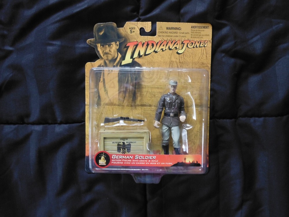 indiana jones 2003 disney theme park german solder with crate