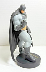 DC Designer Series ANDY KUBERT – Batman Statue Dark Knight #1384 of 5000