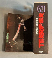NECA Damien Leone’s TERRIFIER 2 Ultimate Art the Clown Figure BLOOD SPLATTERED