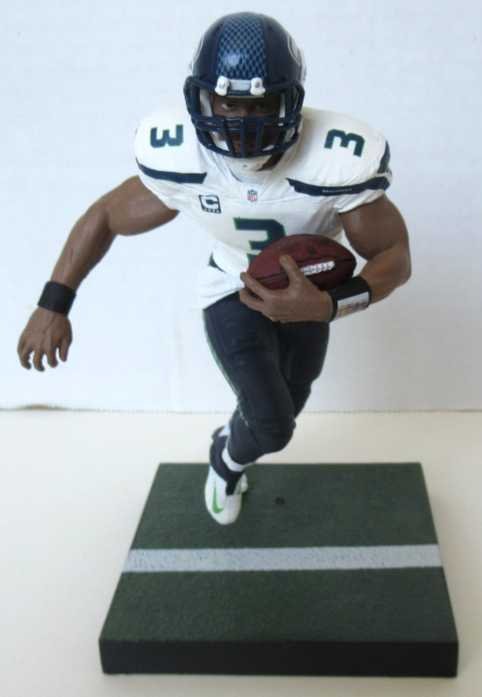 RUSSELL WILSON MCFARLANE NFL SERIES 35 SEAHAWKS QB 6″ LOOSE COMPLETE FIGURE