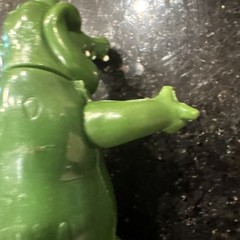2000 RAINFOREST CAFE Alligator Toy Action Figures NILE alligator