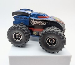Marvel Regener8’rs Avengers Flippable Customizable Reversible Car