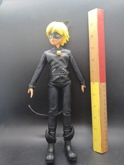 Playmates Miraculous: Tales of Ladybug and Cat Noir 2020 Cat Noir Figure 11.5″
