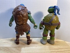 Teenage Mutant Ninja Turtles Giant Leonardo’s Lot of 2 TMNT Action Figures