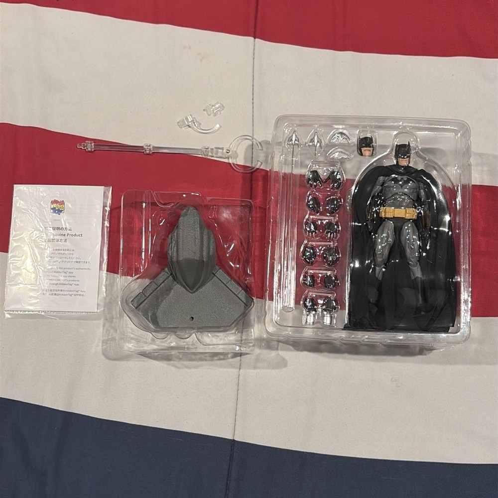 MAFEX Batman Hush Action Figure Black Version No. 126 (Used Very Good Condition)