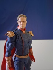 Medicom Toy MAFEX No. 151 Homelander The Boys Action Figure Alt Heads/Hands