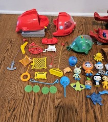 Huge Fisher-Price Octonauts Toy Lot Gups Submarines Figures Creatures…