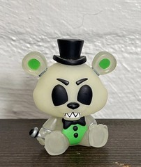 Glow In The Dark Mystery Minis GOLDEN FREDDY FUNKO Five Nights Freddie’s FNAF
