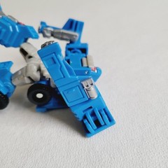 Transformers Combiner Wars Legends Class Pipes (no packaging or instructions)