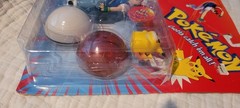 RARE POKEMON VINTAGE TRAINERS ASH FIGURE #25 PIKACHU HASBRO NEW SEALED !