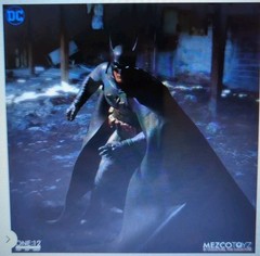 Authentic Mezco Toyz One 12 Collective Ascending Knight Batman Action Figure New