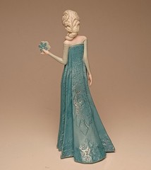 Disney Frozen Elsa PVC figurine 3 1/2″ Disney Store