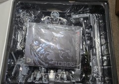 LNIOB Weijiang WJ M05 Hide Shadow Blackout Helicopter Oversized Complete Box