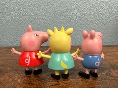 Brand New: Rare Gabrielle Goat (Italian), Free Gifts Peppa & George