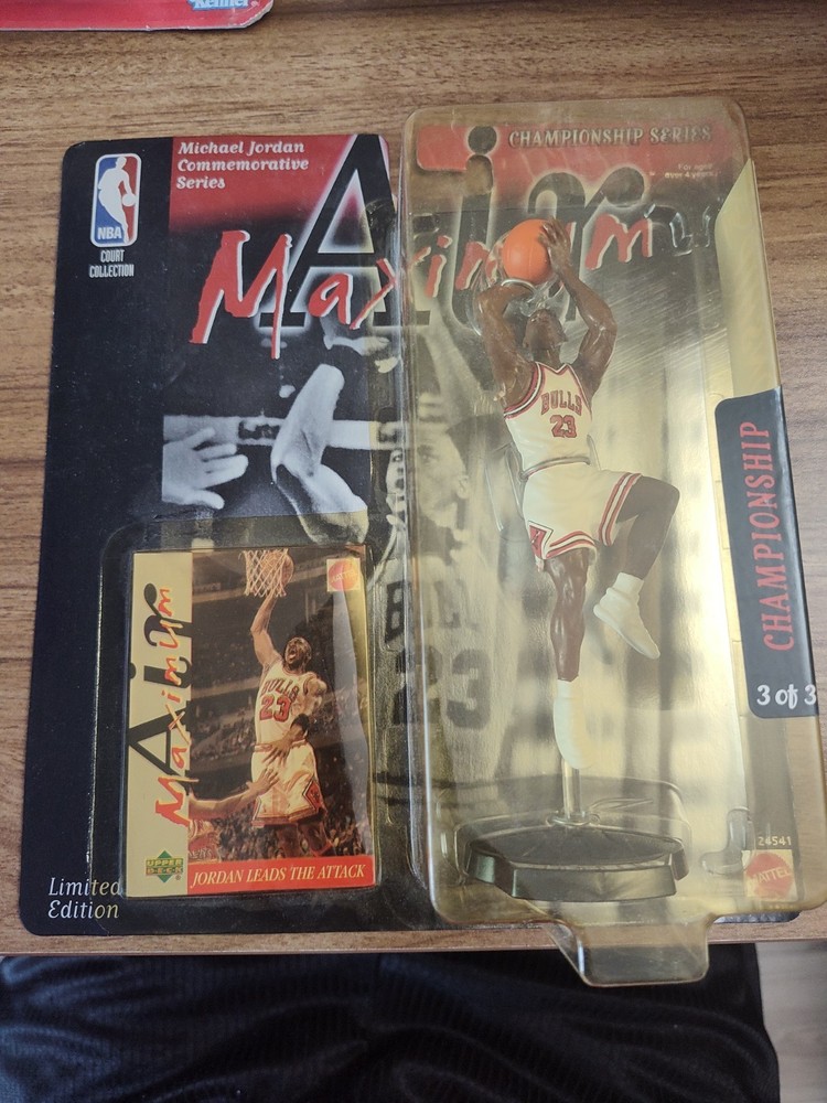 Mattel Michael Jordan Maximum Air Championship Series Action Figure Trading Card