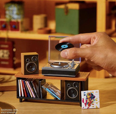 MGA’s Miniverse Real Vinyl Music Record Player Brand New SHIPS SAME DAY FREE