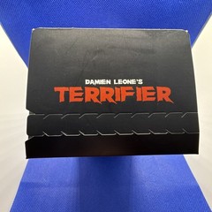 New DAMIEN LEONE’S TERRIFIER HANGERS FLOCKED EDITION SEALED ART THE CLOWN