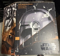 NIB Star Wars The Black Series The Mandalorian Premium Electronic Helmet