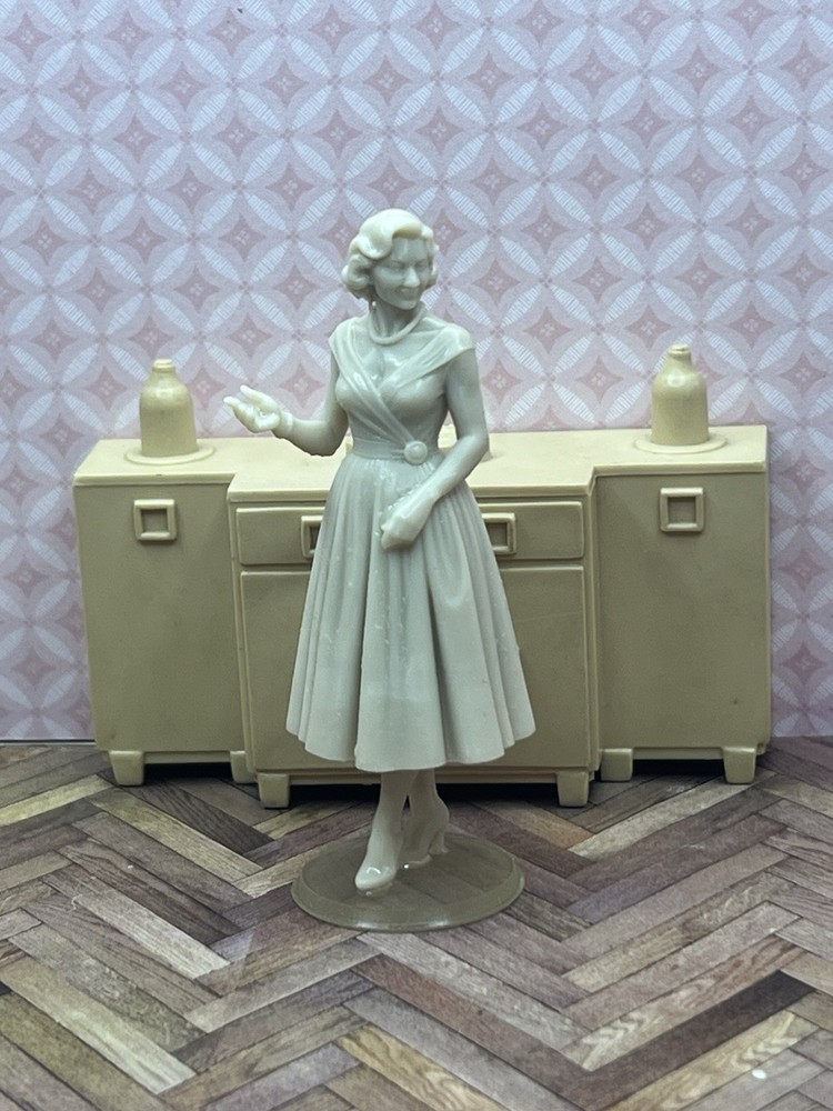 1:24 1950 Dollhouse Elegant Hostess Inspired by Marx