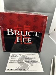 BRUCE LEE Pre-Assembled Collection Figure Medicom Toy Legendary Pose Box Open