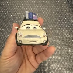 Disney Pixar Cars 3 Kiel Motorray Diecast Florida 500 Beige Luggage Rack Mini