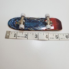 Vintage Fingerboard Signed Skipper Bay 12-31-2002 Blue Red 5.25 in. Deck
