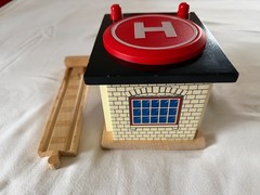 Rescue Hospital Thomas & Friends Wooden Railway (2002) Complete w/ Box