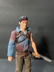 Mezco Evil Dead 2 Dead By Dawn One:12 Collective Ash Williams Action Figure
