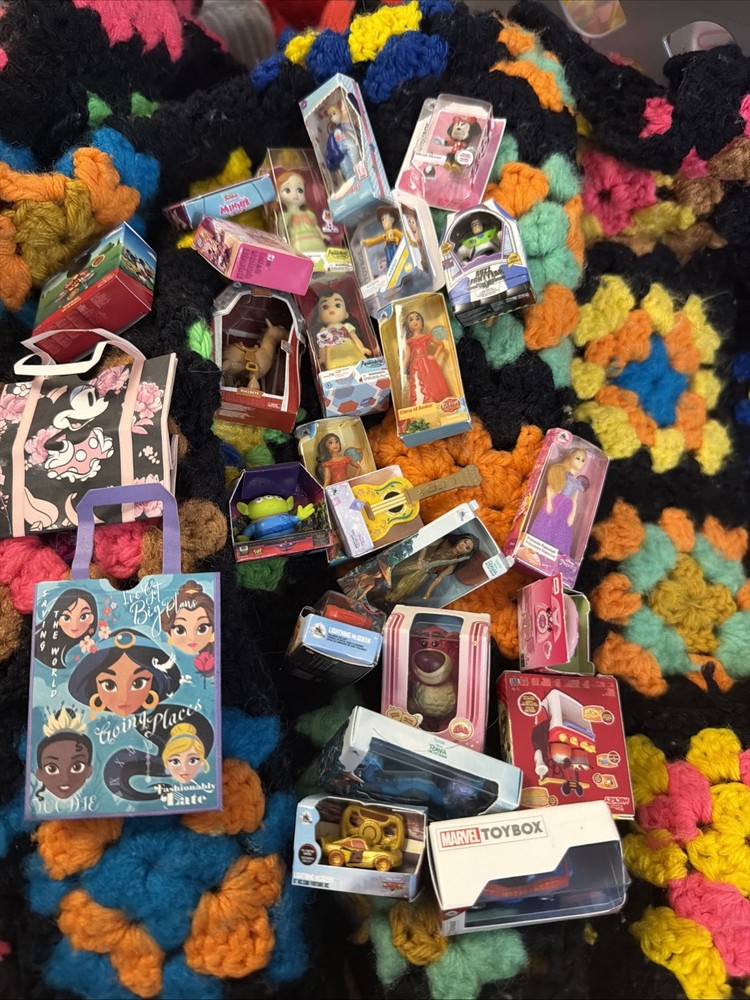 ZURU Disney Store Series 1 & 2 Mini Brands Mixed Lot Gold Lightning McQueen