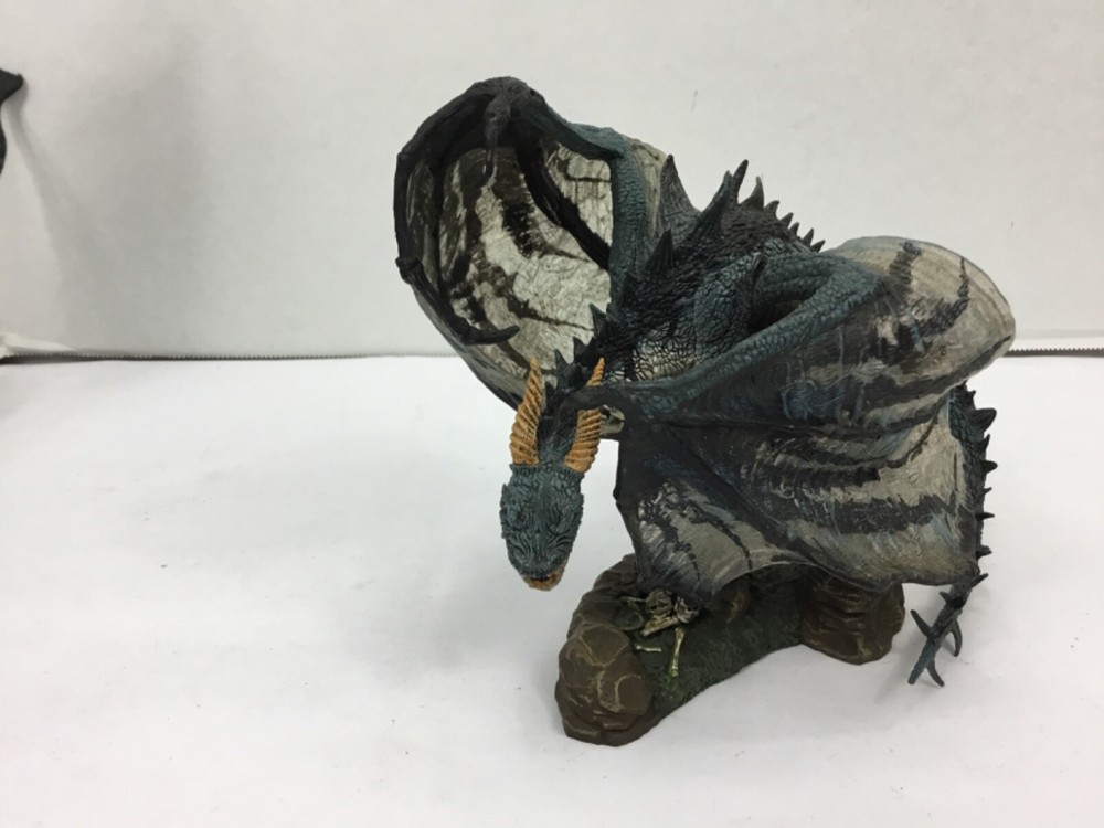 Series 1 2005 McFarlane Dragon Komodo Clan Dragon Figure