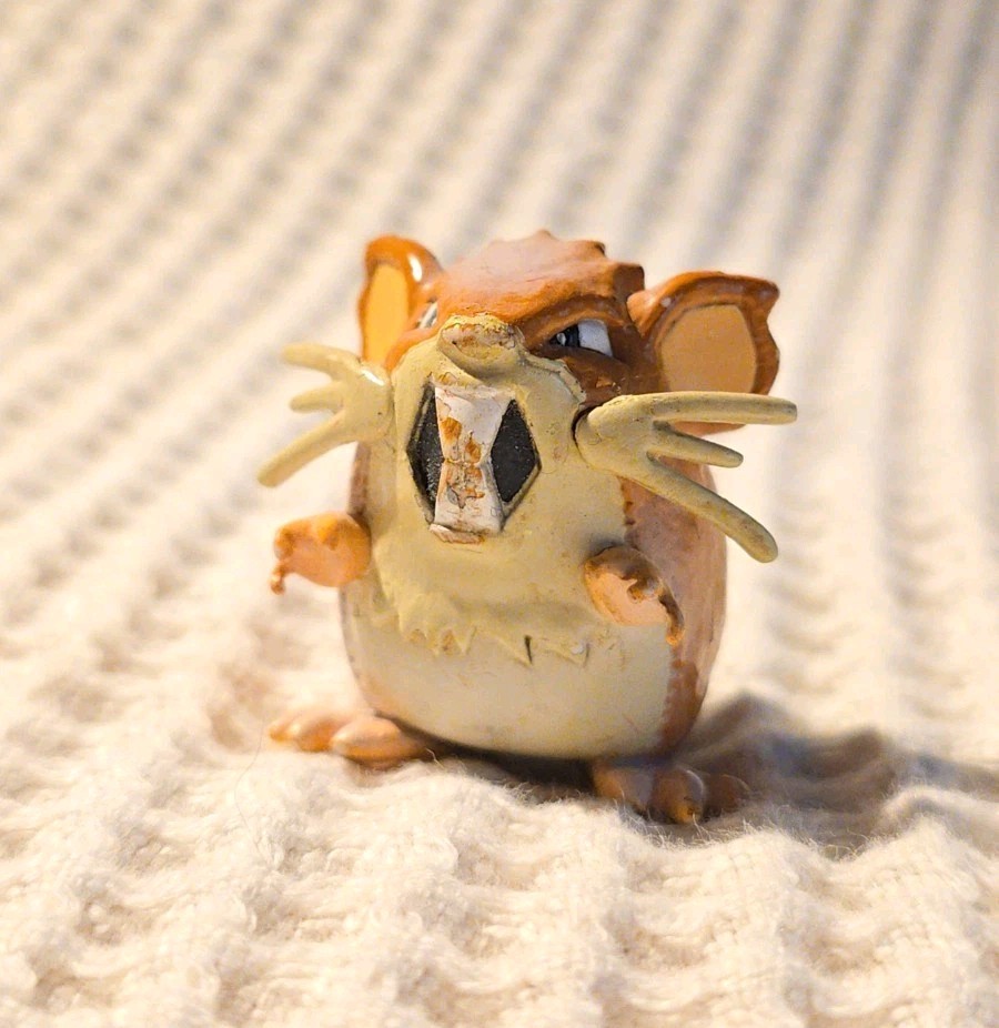 POKEMON ACTION FIGURE TOY 2″ RATICATE TOMY DAMAGED CONDITION