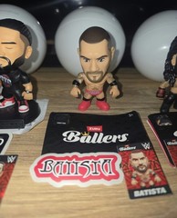NEW Zuru WWE Ballers Series 1 RARE Roman Reigns W/ Table & Roman+Batista COMMON