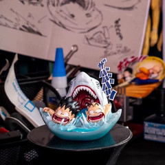 6.5Cm/2.6In Anime Dragon Ball Z Son Goku Krillin Shark Attack Water Escape Figur