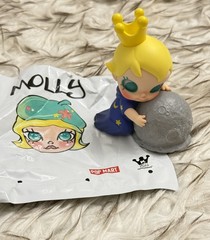POP MART Baby Molly My Huggable Discovery Hug The Universe Light Up Figure