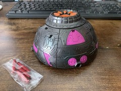 Transformers Model Series 2966-18B Armada Unicron – KO Unicron light up eyes!