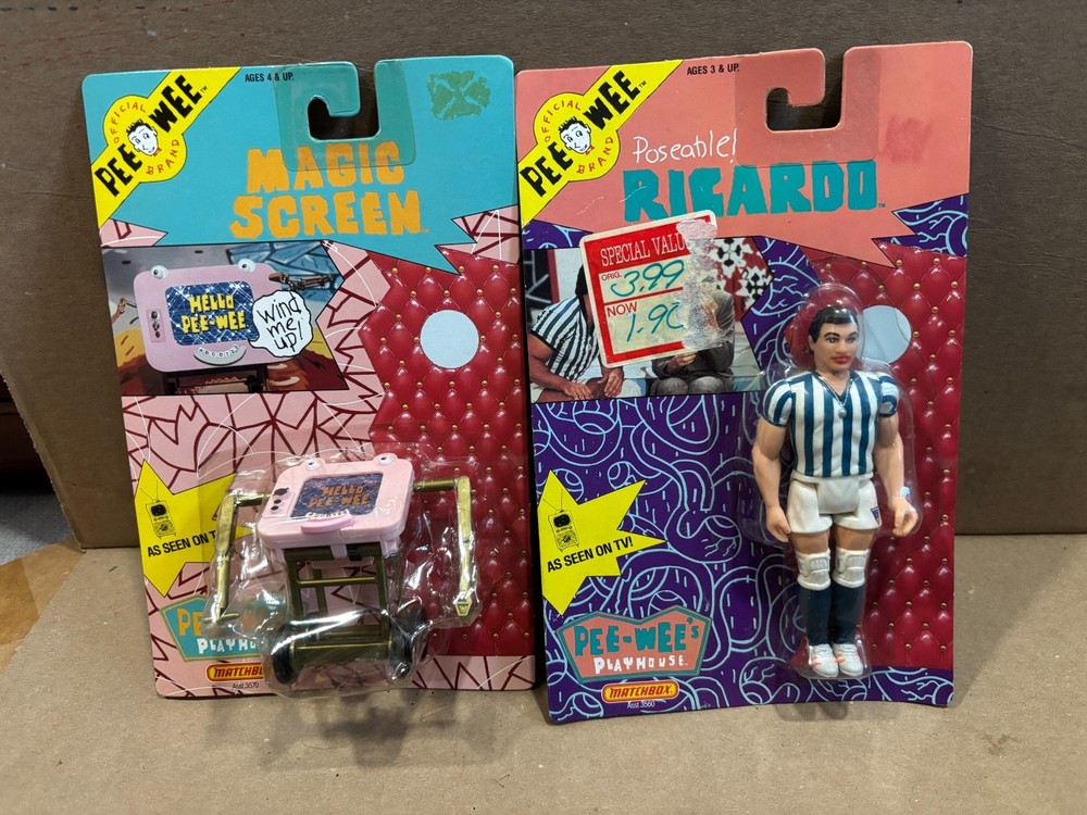 Pee Wee Herman Windup Magic Screen & Ricardo Action Figs By Matchbox 1988 MOC