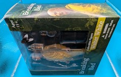 BREAKING BAD Walter White Los Pollos Hermanos 2013 Con Exclusive Mezco Figure